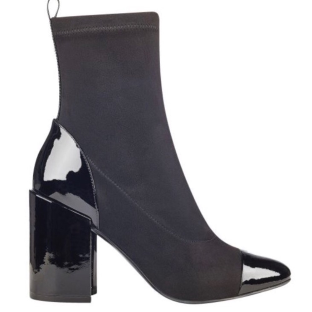 ๐๐ Marc Fisher แฆ Cap Toe Bootie แฆ Black/Patent - Picture 5 of 8